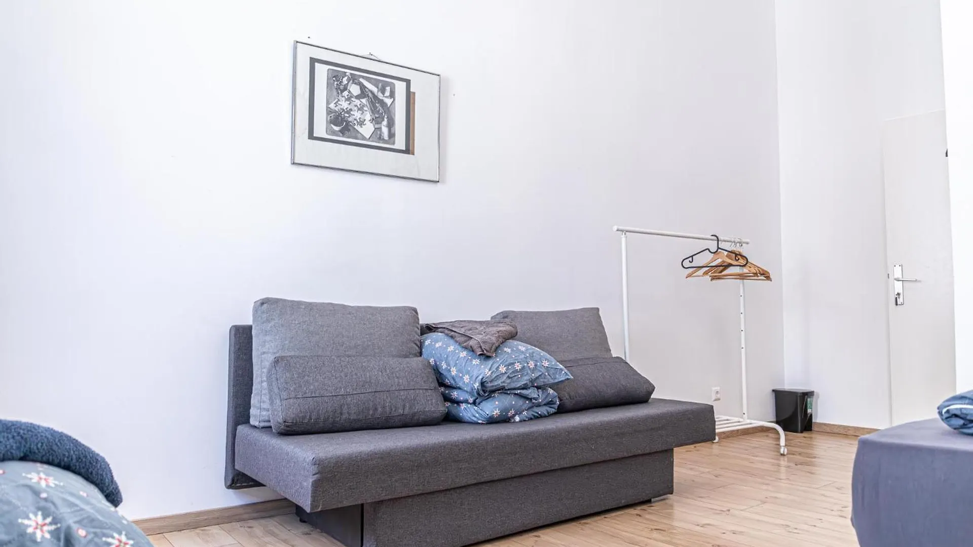 Hostal 6 Min To Amusement Park - Economy Rooms In Shared Apartment Viena Austria