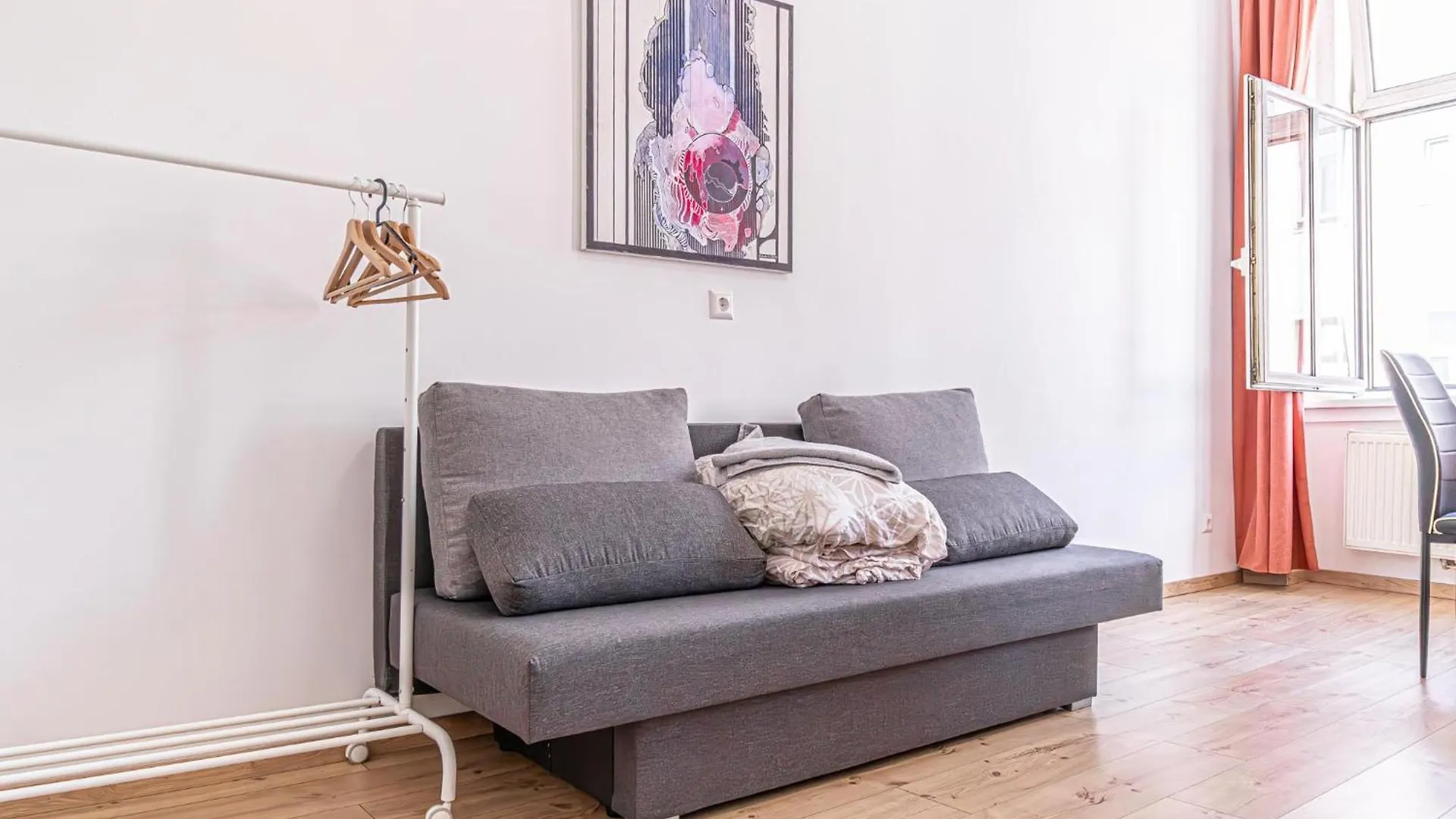 Hostal 6 Min To Amusement Park - Economy Rooms In Shared Apartment Viena