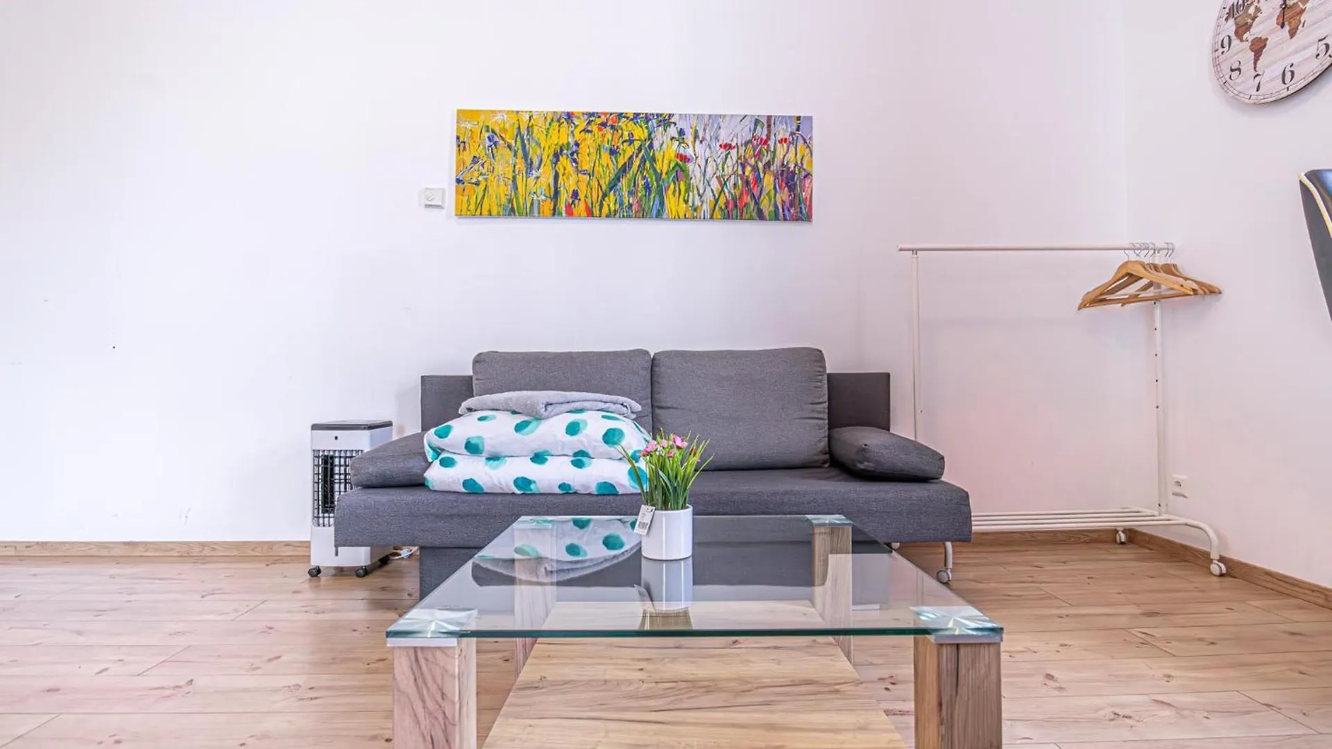 Auberge de jeunesse 6 Min To Amusement Park - Economy Rooms In Shared Apartment Vienne