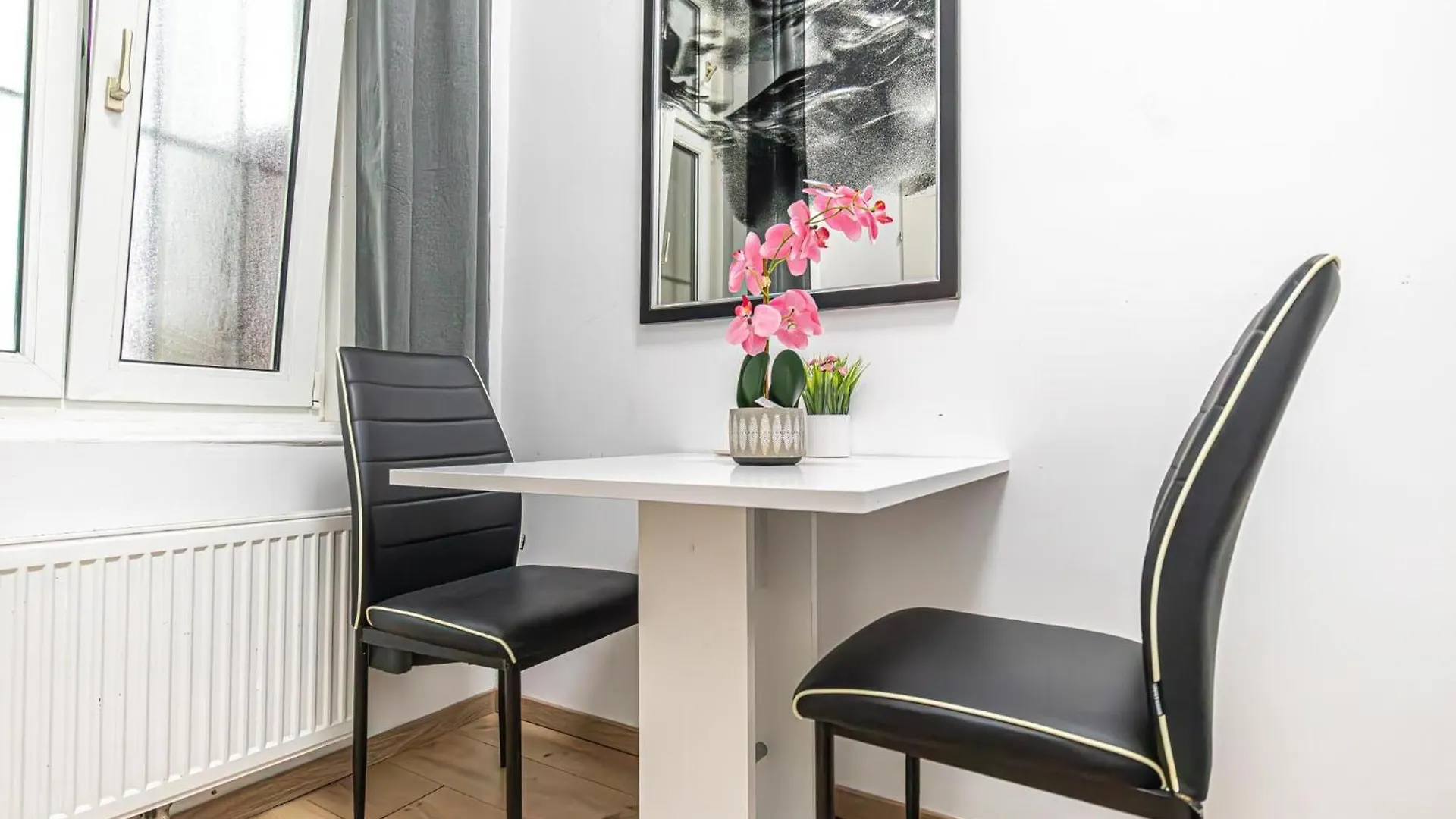 6 Min To Amusement Park - Economy Rooms In Shared Apartment Vienne 0*,