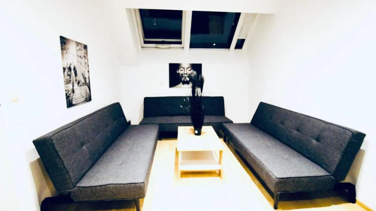 Auberge de jeunesse 6 Min To Amusement Park - Economy Rooms In Shared Apartment Vienne