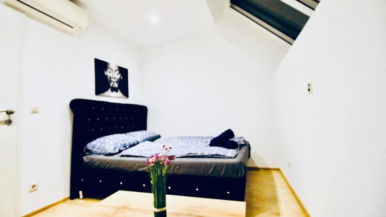 Auberge de jeunesse 6 Min To Amusement Park - Economy Rooms In Shared Apartment Vienne Autriche