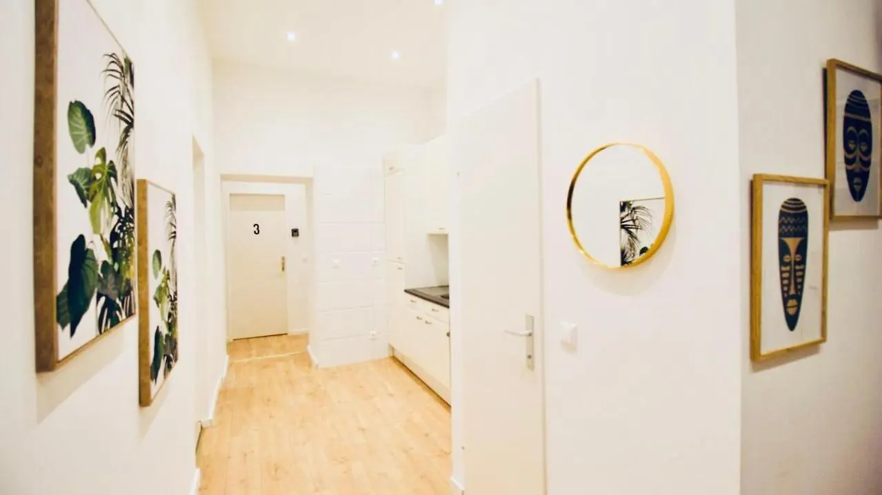 6 Min To Amusement Park - Economy Rooms In Shared Apartment Vienne 0*,