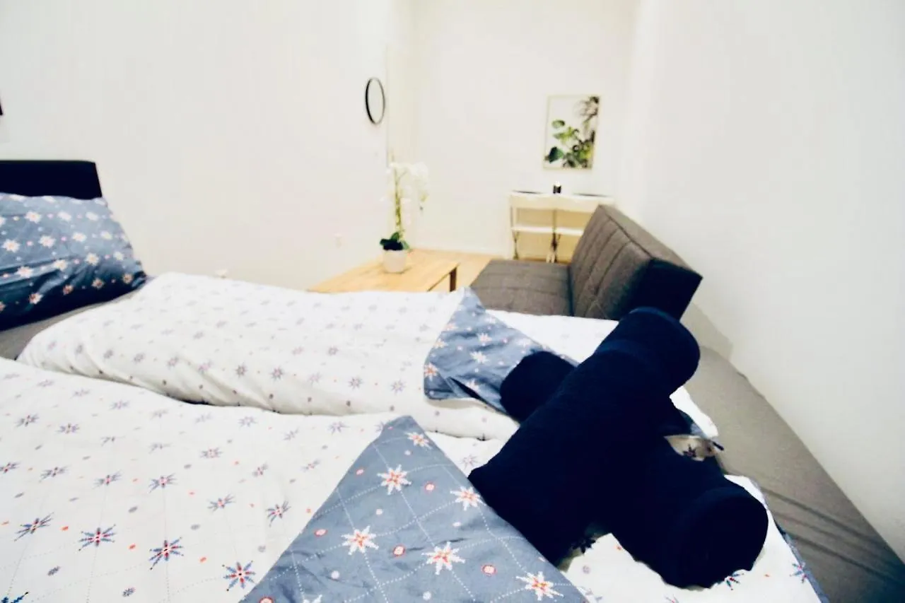 6 Min To Amusement Park - Economy Rooms In Shared Apartment Vienne Auberge de jeunesse