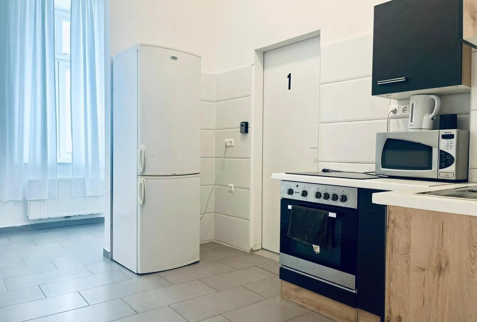 6 Min To Amusement Park - Economy Rooms In Shared Apartment Vienne